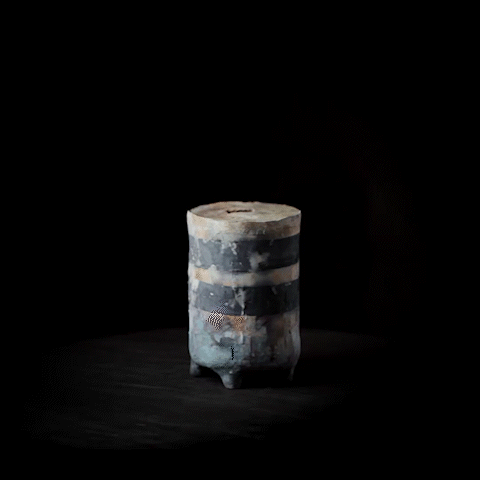 Pit fire, vase med føtter