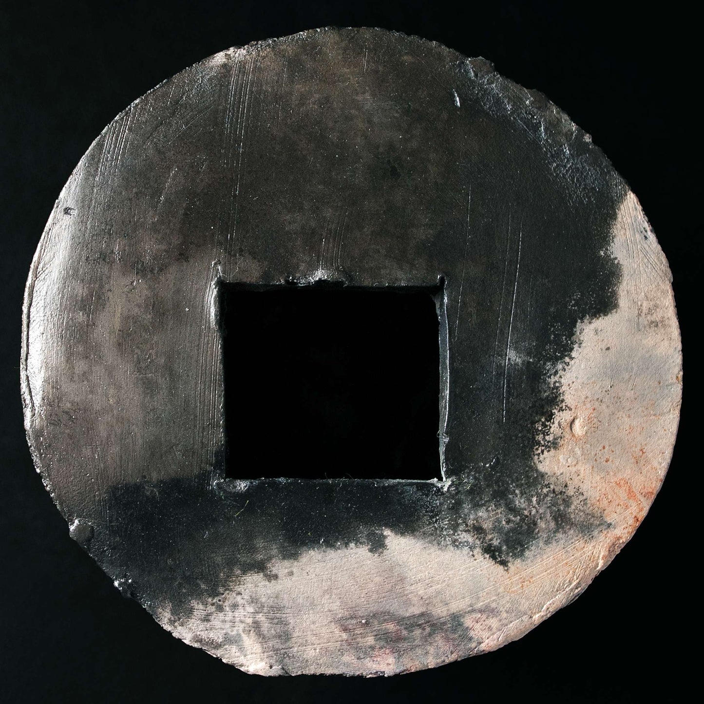 Pit fire, vase med føtter