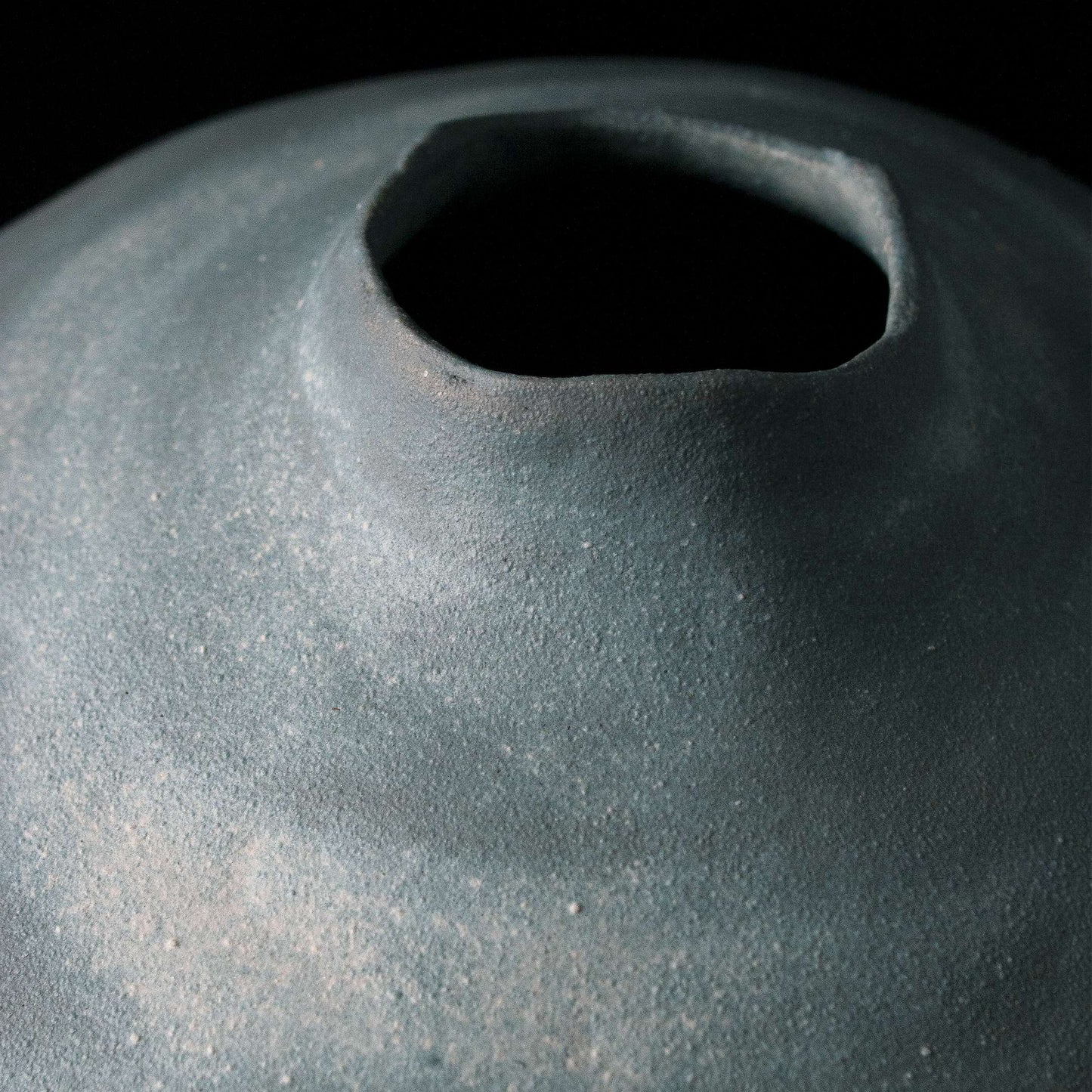 Steingods, stor vase