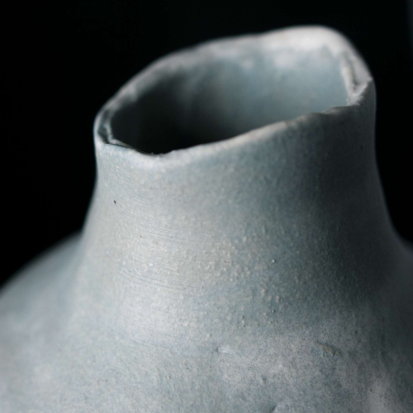 Steingods, høy vase